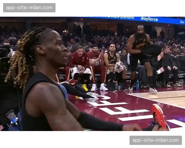 骑士主场112比84大胜篮网豪取六连胜哈登16分9助攻